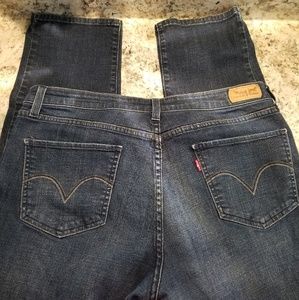 Levi mid rise skinny jeans